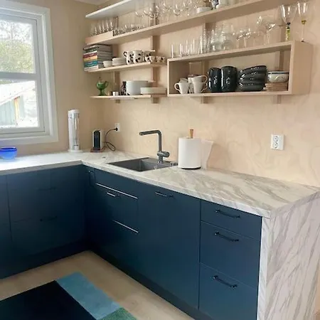 Et Helt Hus I Fredelige Omgivelser Med Utsikt! Ca 10 Min Fra Sentrum